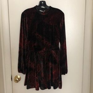 Backless velvet romper